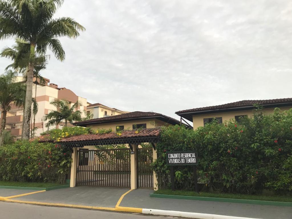Apt 2 Dorms Tenorio Pe Areia Ubatuba Exterior foto
